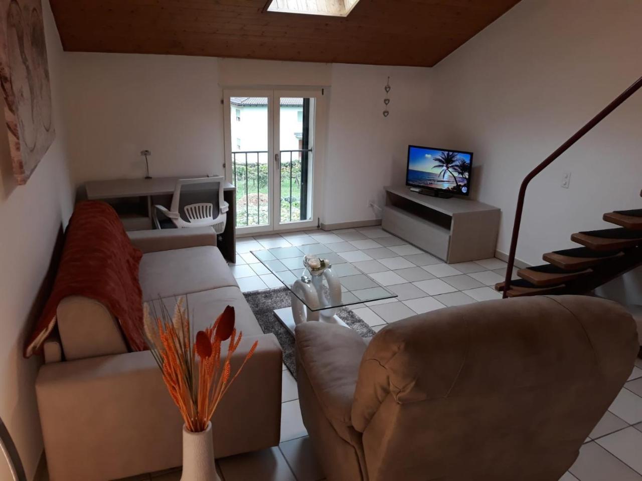 Holidays Homes Il Folletto Quartino Екстериор снимка