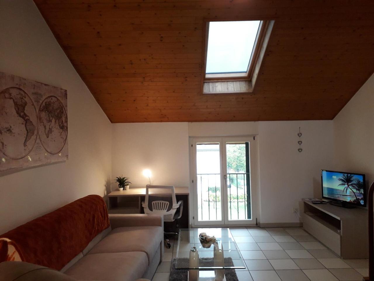 Holidays Homes Il Folletto Quartino Екстериор снимка