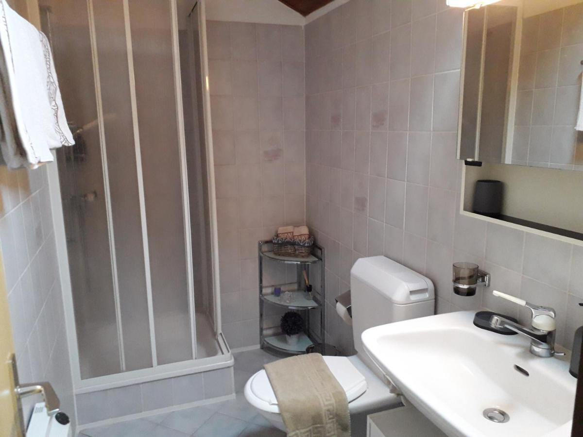 Holidays Homes Il Folletto Quartino Екстериор снимка